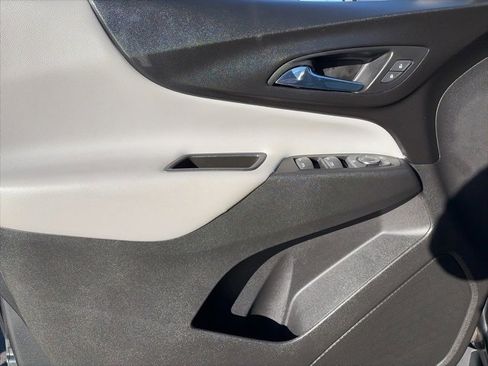 Used 2020 Chevrolet Equinox LS w/ LS Convenience Package image 17