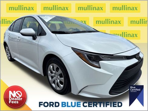 Used 2025 Toyota Corolla LE w/ Convenience Package FWD image 1