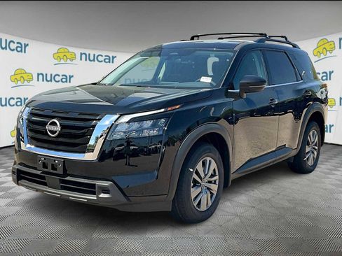 New 2025 Nissan Pathfinder SV image 3