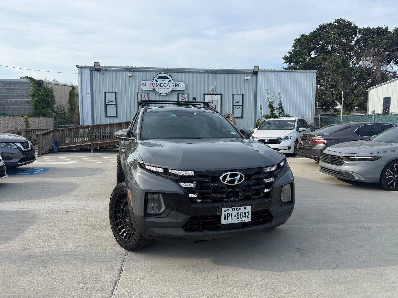 Used 2023 Hyundai Santa Cruz SEL Premium w/ Cargo Package AWD/4WD image 5