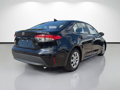 Used 2024 Toyota Corolla LE image 3