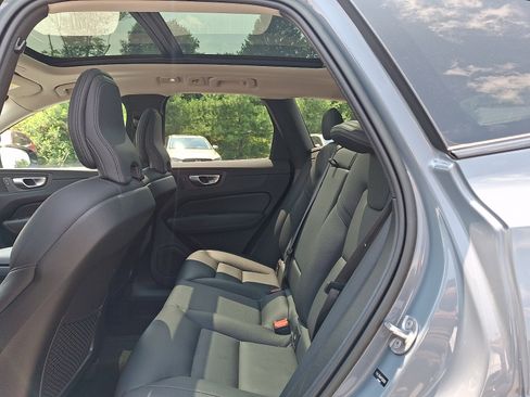 Certified 2023 Volvo XC60 B5 Plus w/ Climate Package AWD/4WD image 11