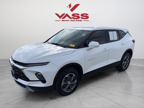 Used 2024 Chevrolet Blazer LT FWD image 1