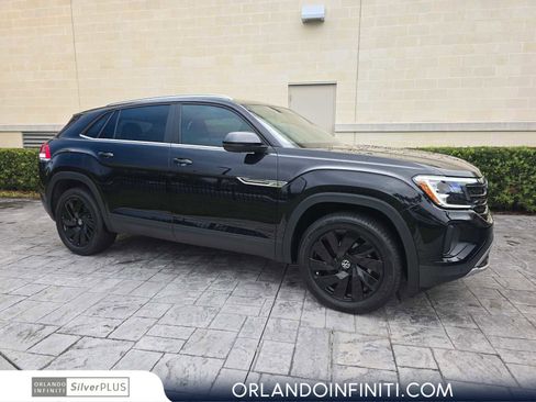 Used 2025 Volkswagen Atlas Cross Sport SE image 1