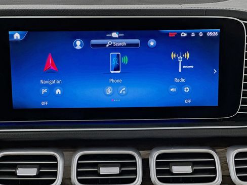 Used 2024 Mercedes-Benz GLS 450 4MATIC image 12