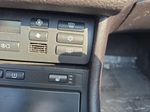 Used 2005 BMW 325Ci Convertible image 38