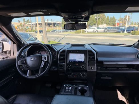 Used 2020 Ford Expedition Max XLT w/ Equipment Group 202A RWD image 19