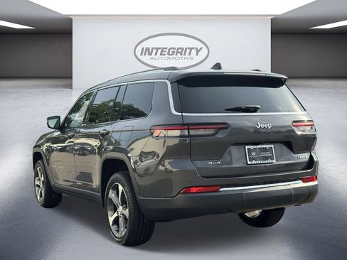 Used 2023 Jeep Grand Cherokee L Limited AWD/4WD image 8