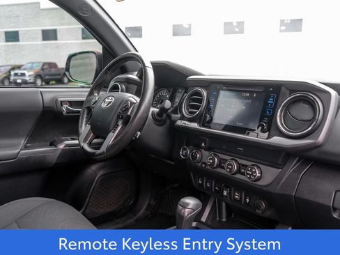 Used 2019 Toyota Tacoma TRD Sport w/ Technology Package AWD/4WD image 11