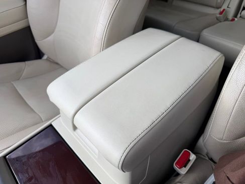 Used 2019 Lexus GX 460 Premium w/ Premium Package image 14