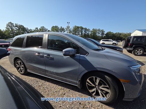 Used 2024 Honda Odyssey Touring image 5