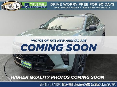 Used 2024 Chevrolet Trax ACTIV w/ Sunroof Package FWD image 2