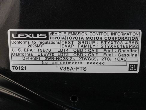 Used 2025 Lexus GX 550 w/ Cold Area Package AWD/4WD image 28