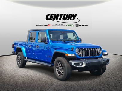 Used 2025 Jeep Gladiator Sport