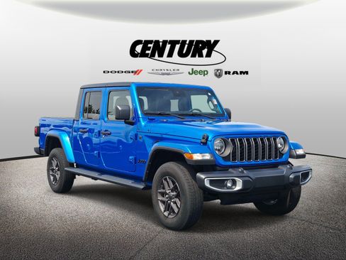 Used 2025 Jeep Gladiator Sport AWD/4WD image 1