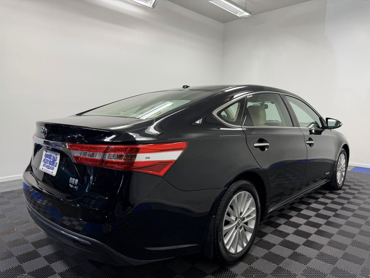 Used 2015 Toyota Avalon XLE Premium FWD image 12
