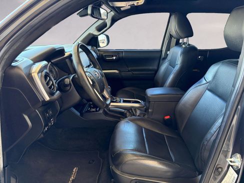 Used 2023 Toyota Tacoma Limited image 9