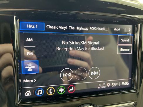 Used 2023 Chevrolet Traverse LS FWD image 13