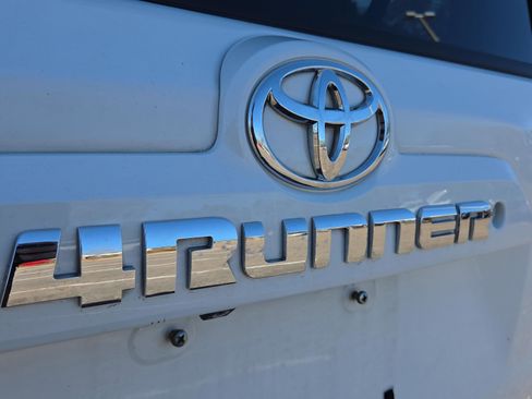 Used 2015 Toyota 4Runner SR5 image 36