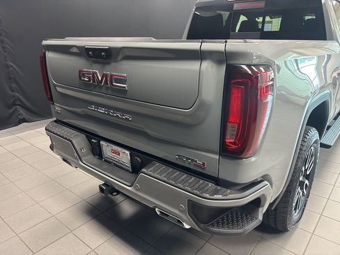 Used 2024 GMC Sierra 1500 AT4 w/ AT4 Preferred Package image 4