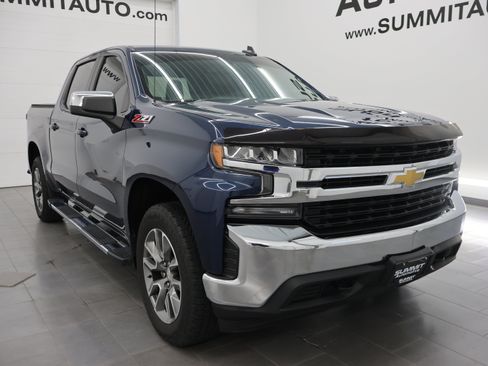 Used 2022 Chevrolet Silverado 1500 LT w/ Z71 Off-Road Package AWD/4WD image 2