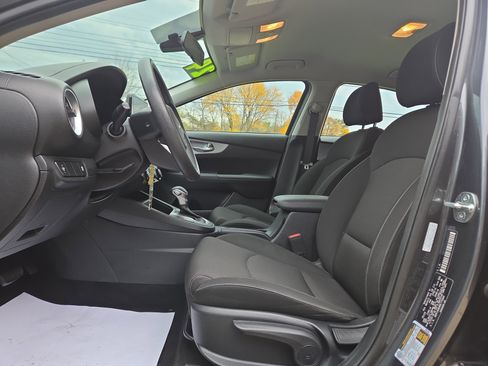 Used 2024 Kia Forte LXS image 12