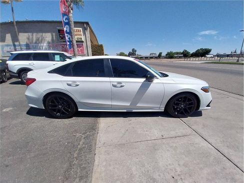 Used 2024 Honda Civic Sport image 4