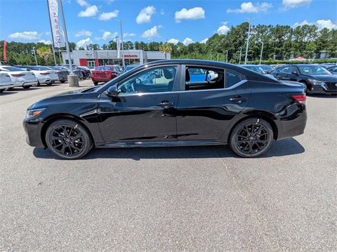 New 2025 Nissan Sentra SR w/ Midnight Edition image 6