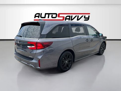 Used 2025 Honda Odyssey Touring image 7