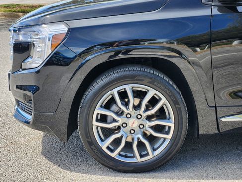 Used 2024 GMC Terrain Denali w/ Denali Premium Package image 27