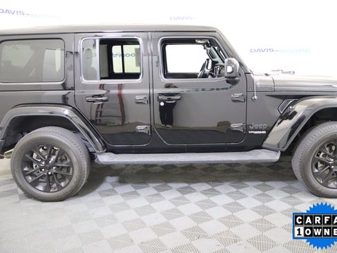 Used 2022 Jeep Wrangler Unlimited Sahara image 5