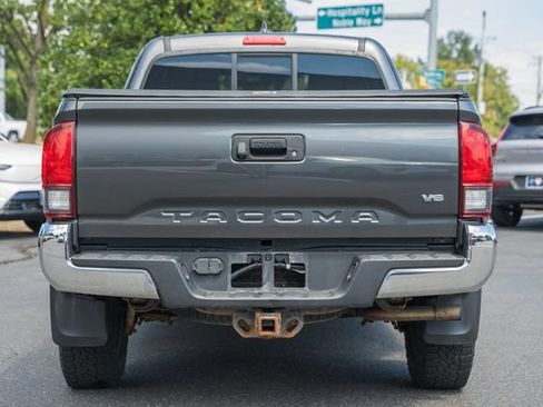 Used 2018 Toyota Tacoma TRD Off-Road w/ Four Season Floor Mat Package AWD/4WD image 6