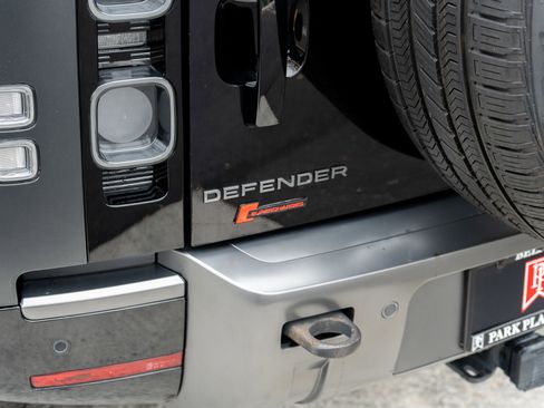 Used 2023 Land Rover Defender 90 Carpathian Edition image 20