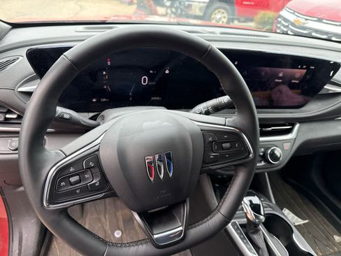 Used 2024 Buick Envista Preferred w/ Convenience I Package image 8