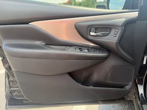 Used 2018 Nissan Murano SL w/ Midnight Edition Package FWD image 13