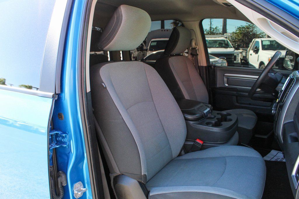 Used 2021 RAM 1500 Classic SLT AWD/4WD image 35