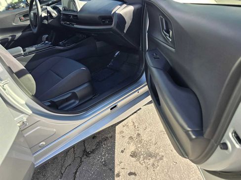 Used 2024 Toyota Prius Prime SE image 10