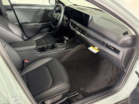New 2026 Kia K4 EX FWD image 13
