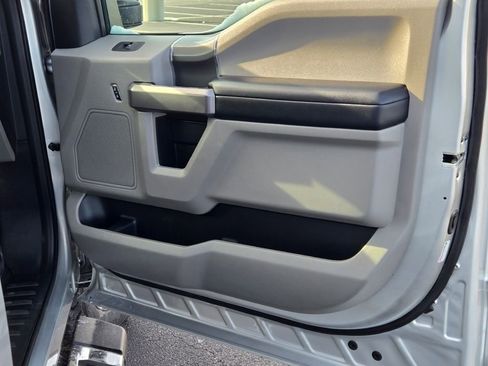 Used 2019 Ford F350 XLT w/ XLT Premium Package image 5