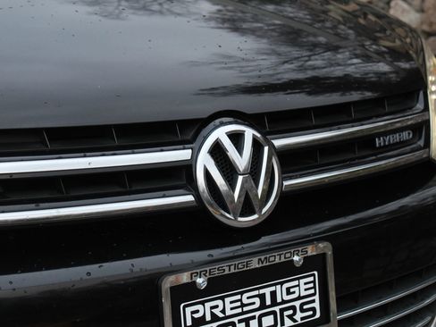 Used 2014 Volkswagen Touareg Hybrid image 40