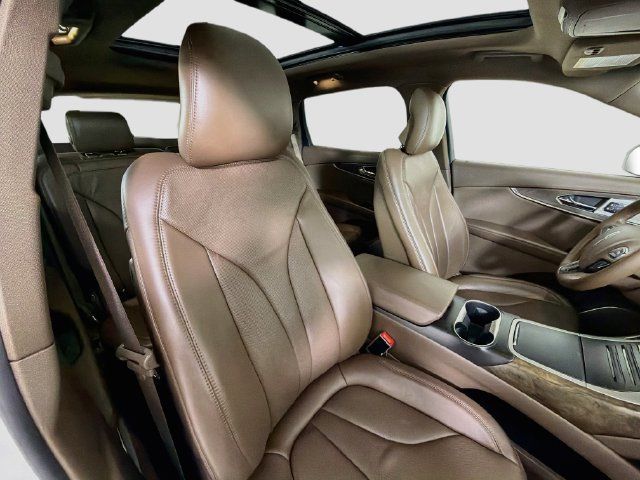 Used 2016 Lincoln MKX Reserve w/ Luxury Package FWD image 30