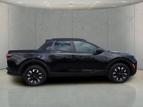 Used 2025 Hyundai Santa Cruz SEL FWD image 2