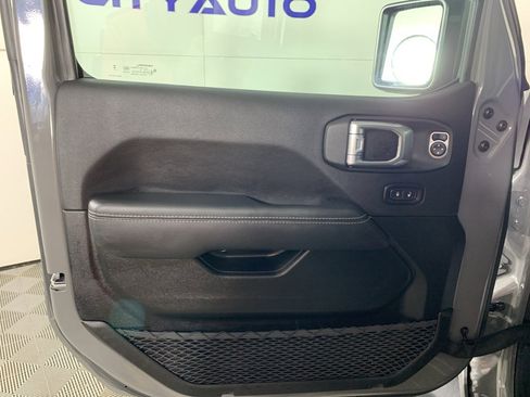 Used 2023 Jeep Gladiator Overland w/ LED Lighting Group image 13