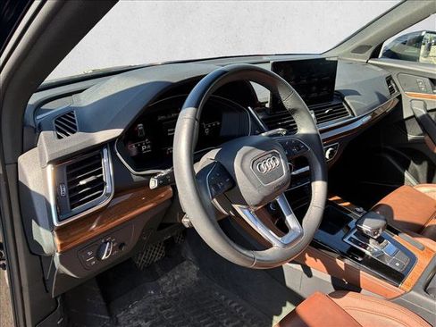 Used 2023 Audi Q5 2.0T Premium Plus w/ Premium Plus Package AWD/4WD image 7