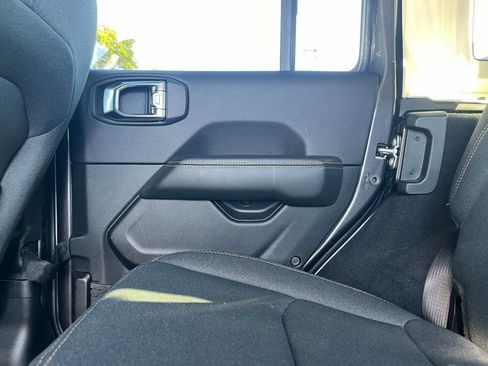 Used 2025 Jeep Wrangler Unlimited Sahara w/ Safety Group image 18