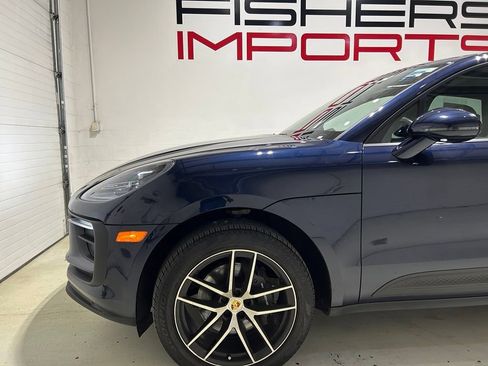 Used 2023 Porsche Macan Turbo AWD/4WD image 3