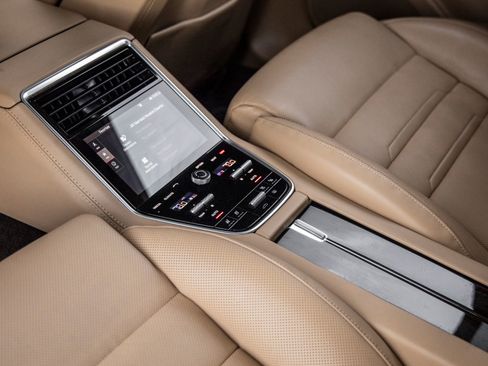 Certified 2018 Porsche Panamera Turbo image 40