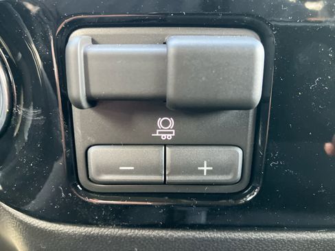 New 2026 GMC Sierra 2500 SLE image 27