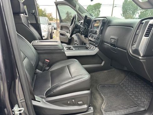 Used 2015 Chevrolet Silverado 2500 LTZ w/ LTZ Plus Package image 32