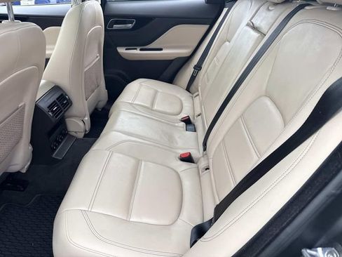 Used 2018 Jaguar F-PACE Prestige image 21